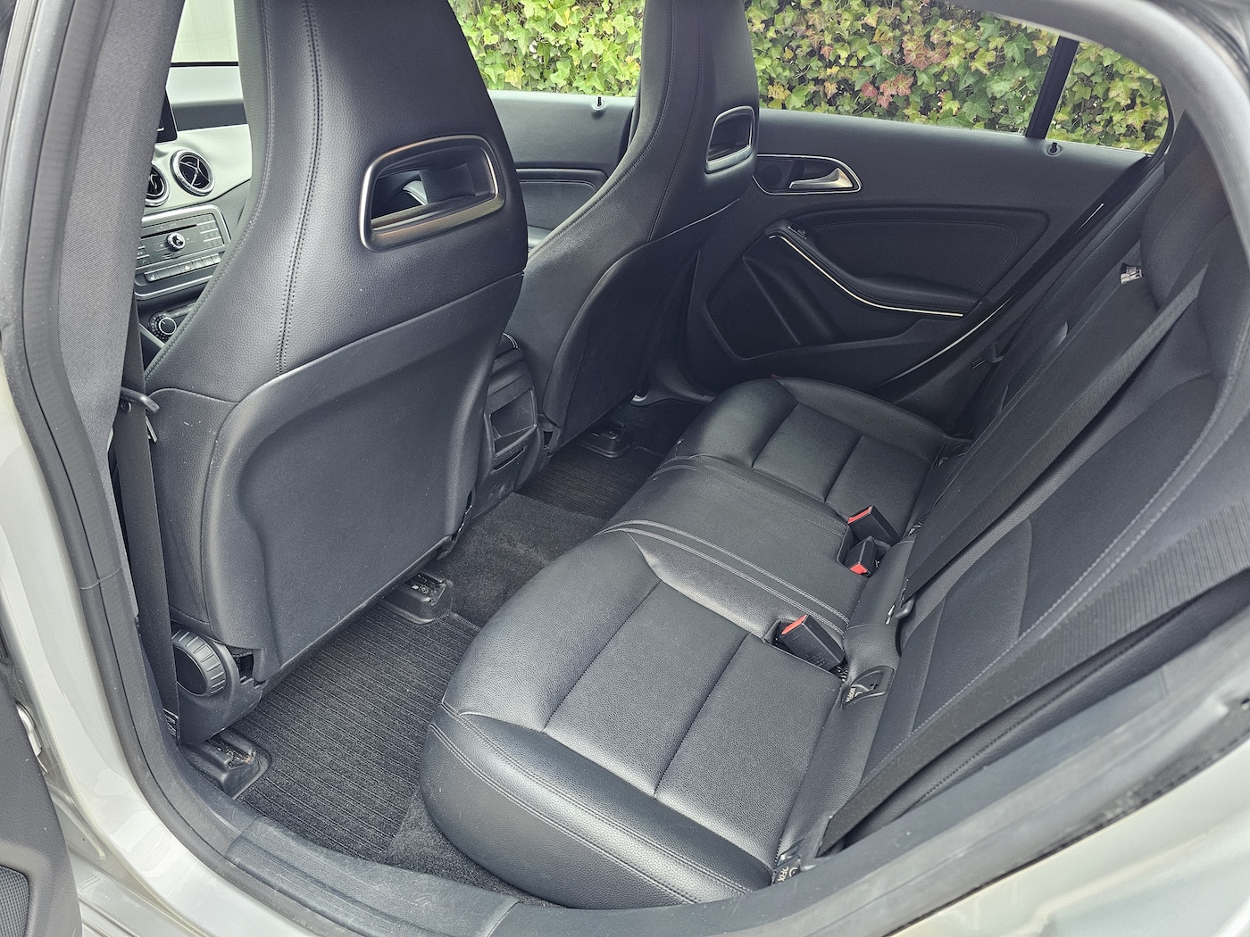 
								Mercedes-Benz CLA 180 Ambition Shooting Brake full									
