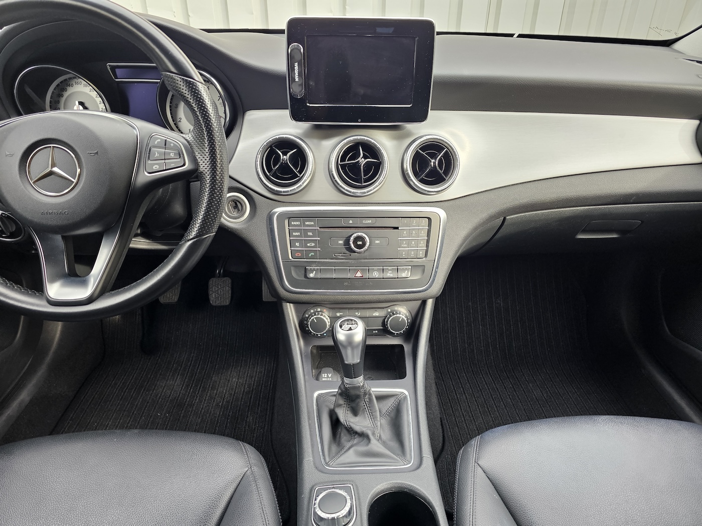 
								Mercedes-Benz CLA 180 Ambition Shooting Brake full									