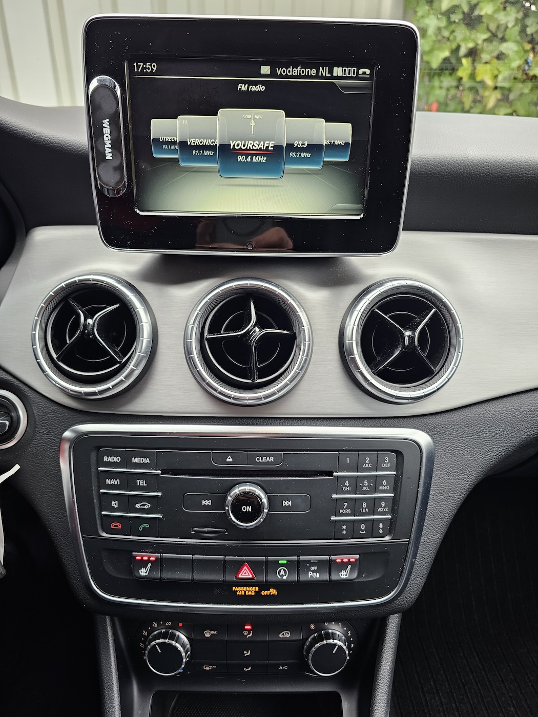 
								Mercedes-Benz CLA 180 Ambition Shooting Brake full									