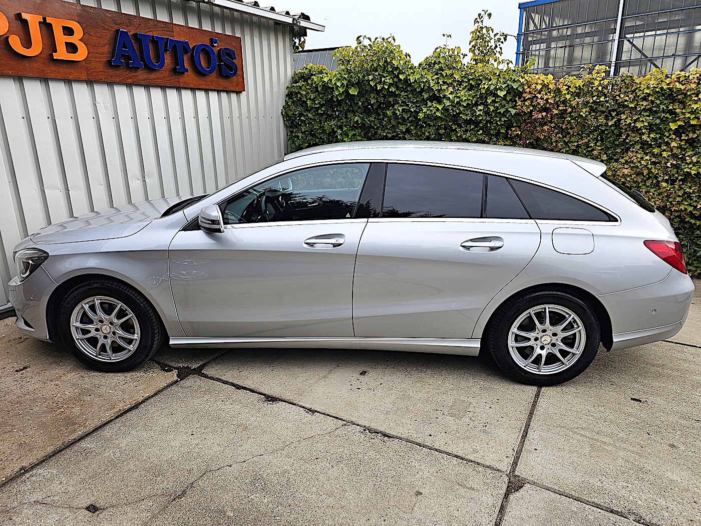 
								Mercedes-Benz CLA 180 Ambition Shooting Brake full									