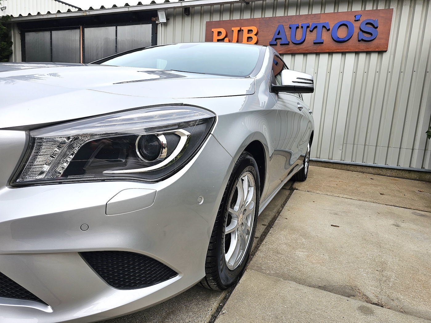 
								Mercedes-Benz CLA 180 Ambition Shooting Brake full									