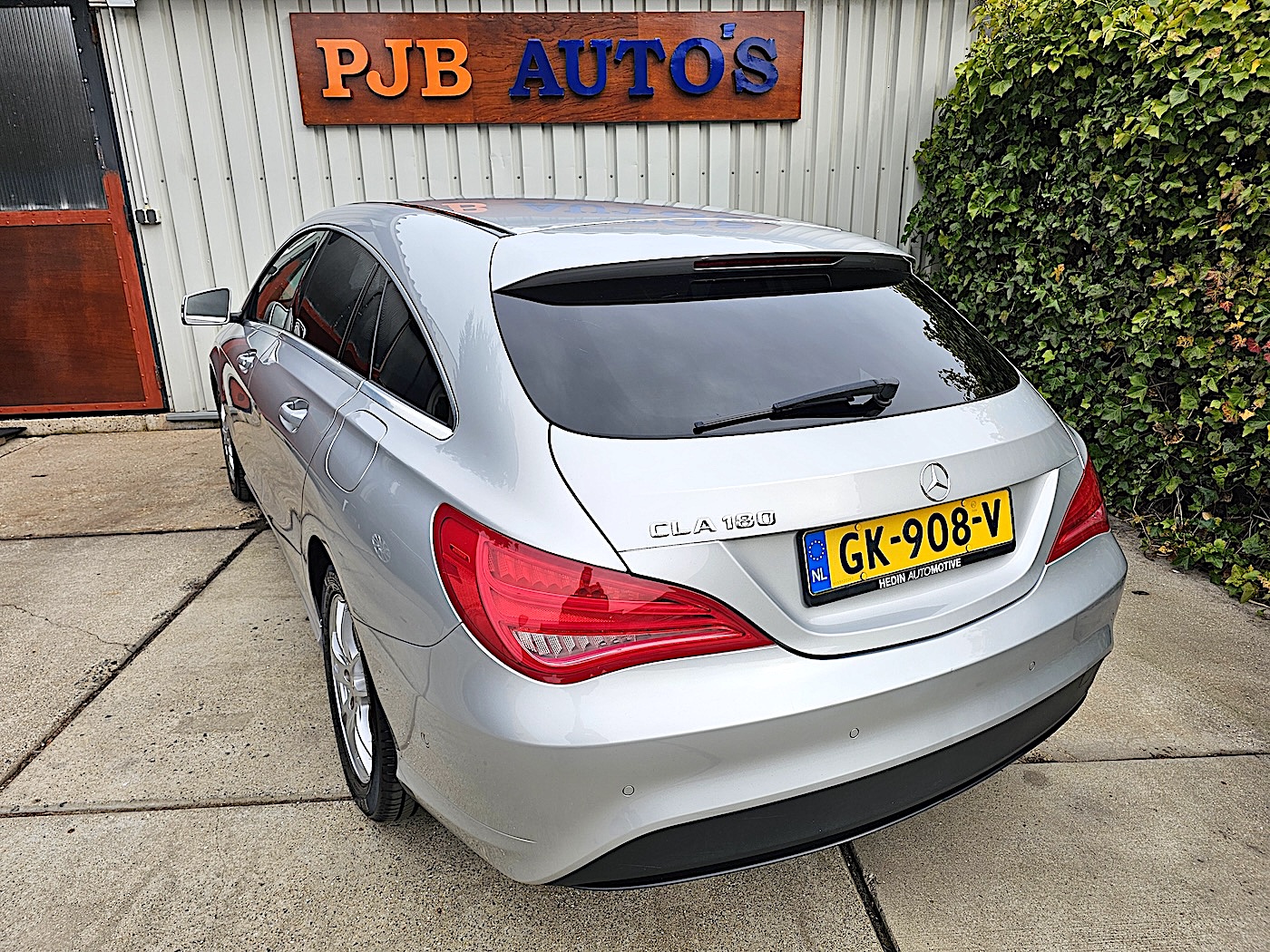 
								Mercedes-Benz CLA 180 Ambition Shooting Brake full									