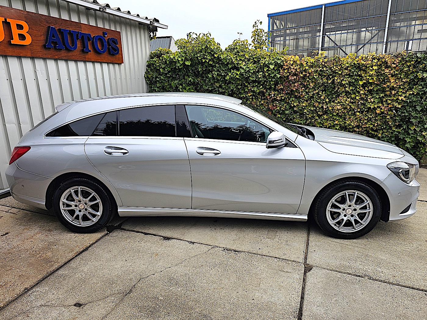 
								Mercedes-Benz CLA 180 Ambition Shooting Brake full									