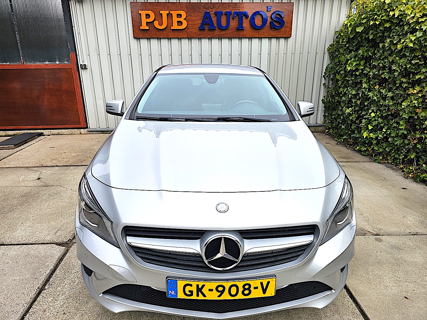 
								Mercedes-Benz CLA 180 Ambition Shooting Brake full									