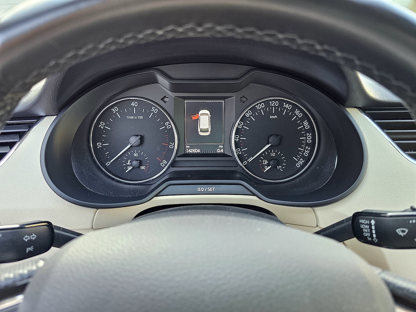 
								Skoda Octavia Combi full									