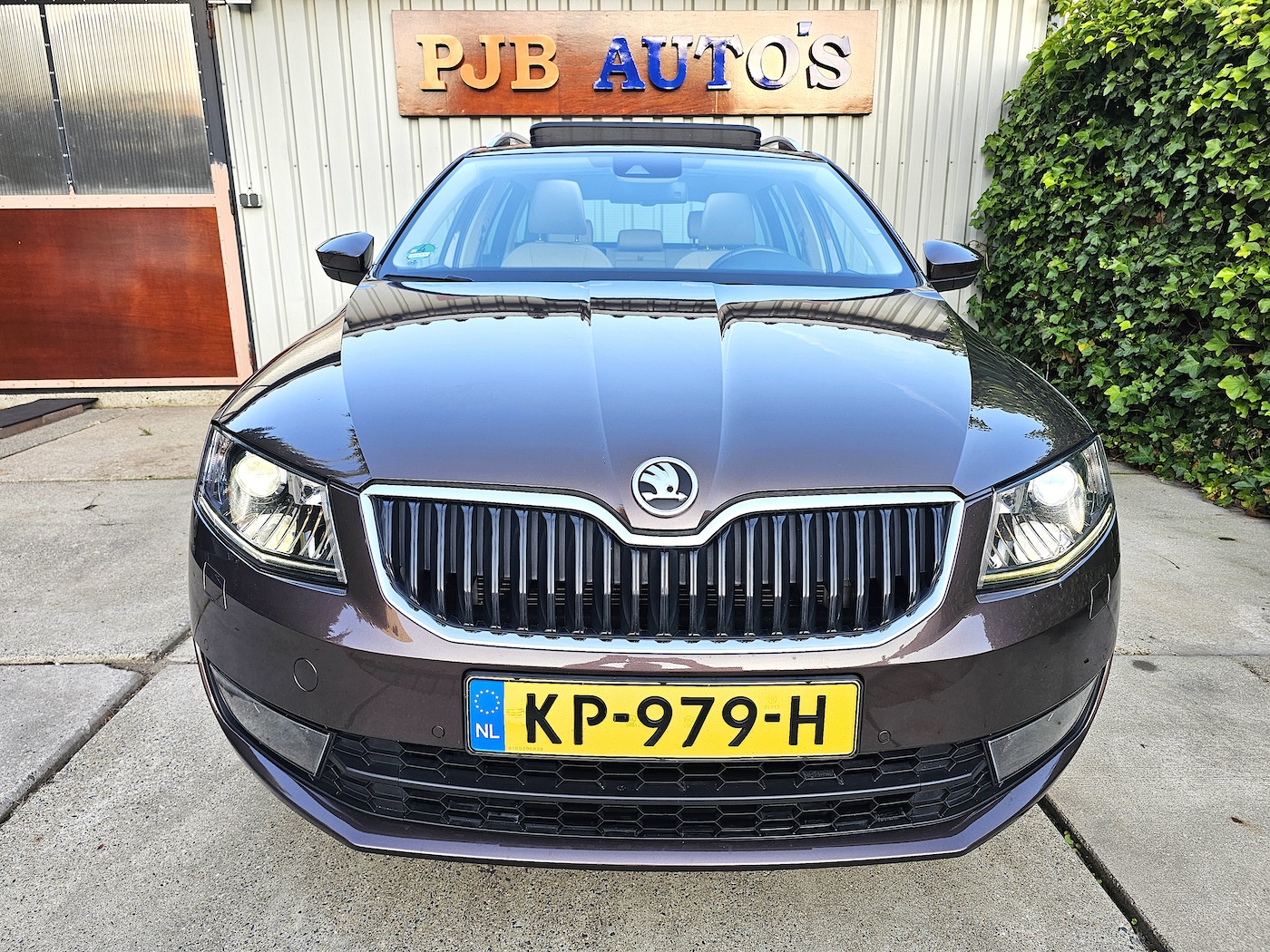 
								Skoda Octavia Combi full									