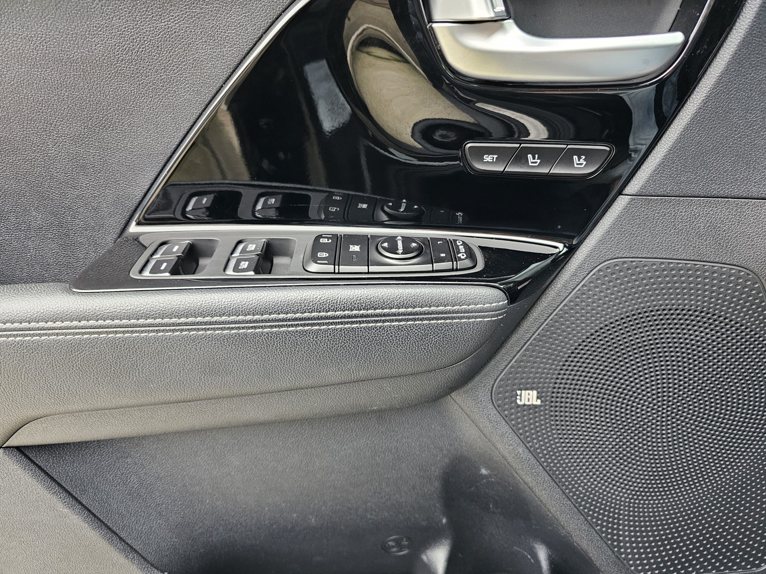 
Kia Niro full									