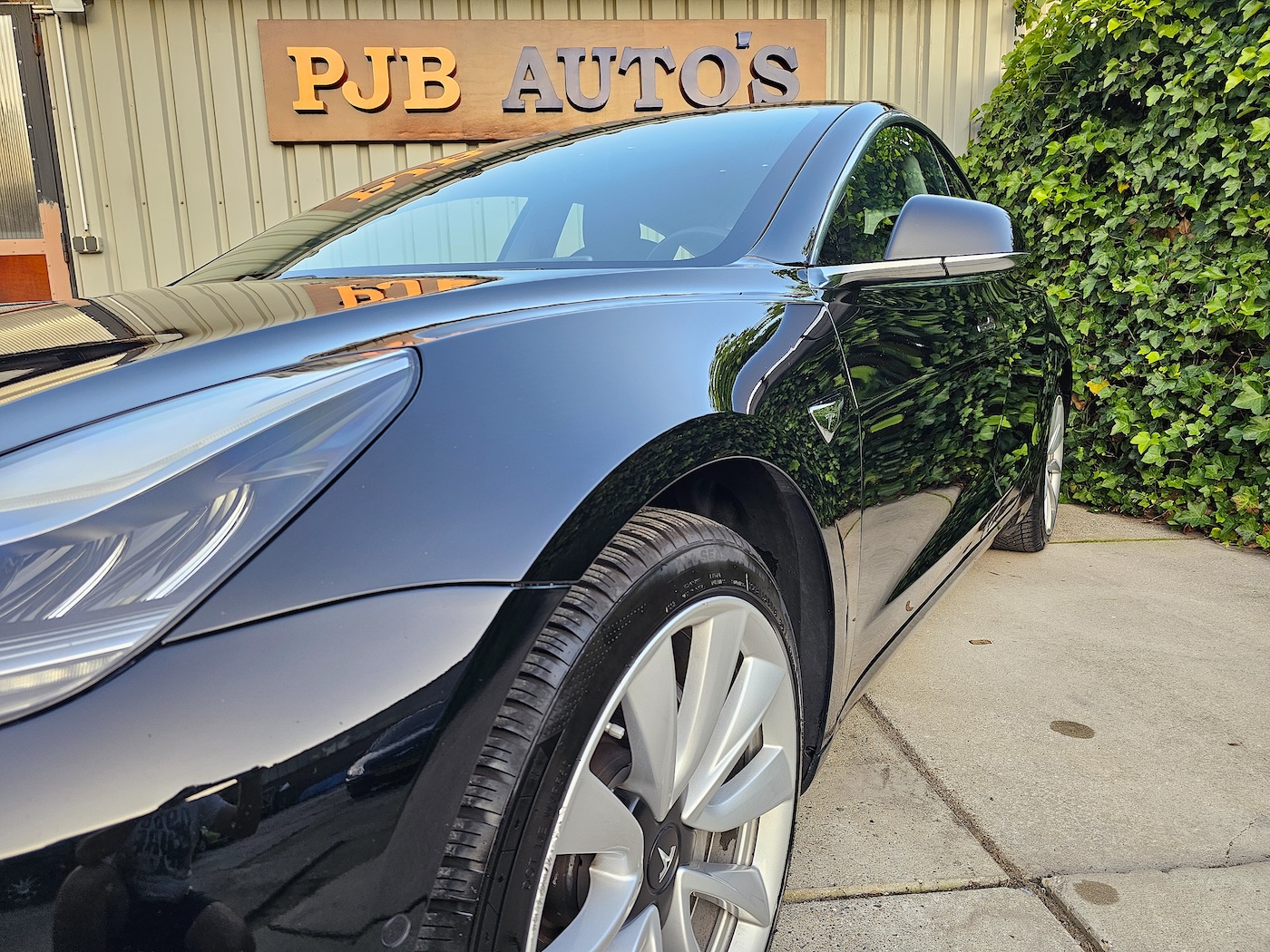 
Tesla Model 3 long range full									