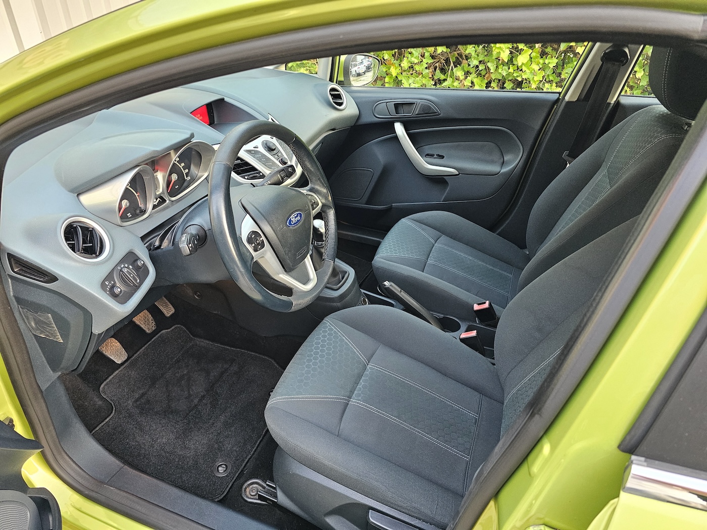 
Ford Fiesta 1.25 Titanium full									