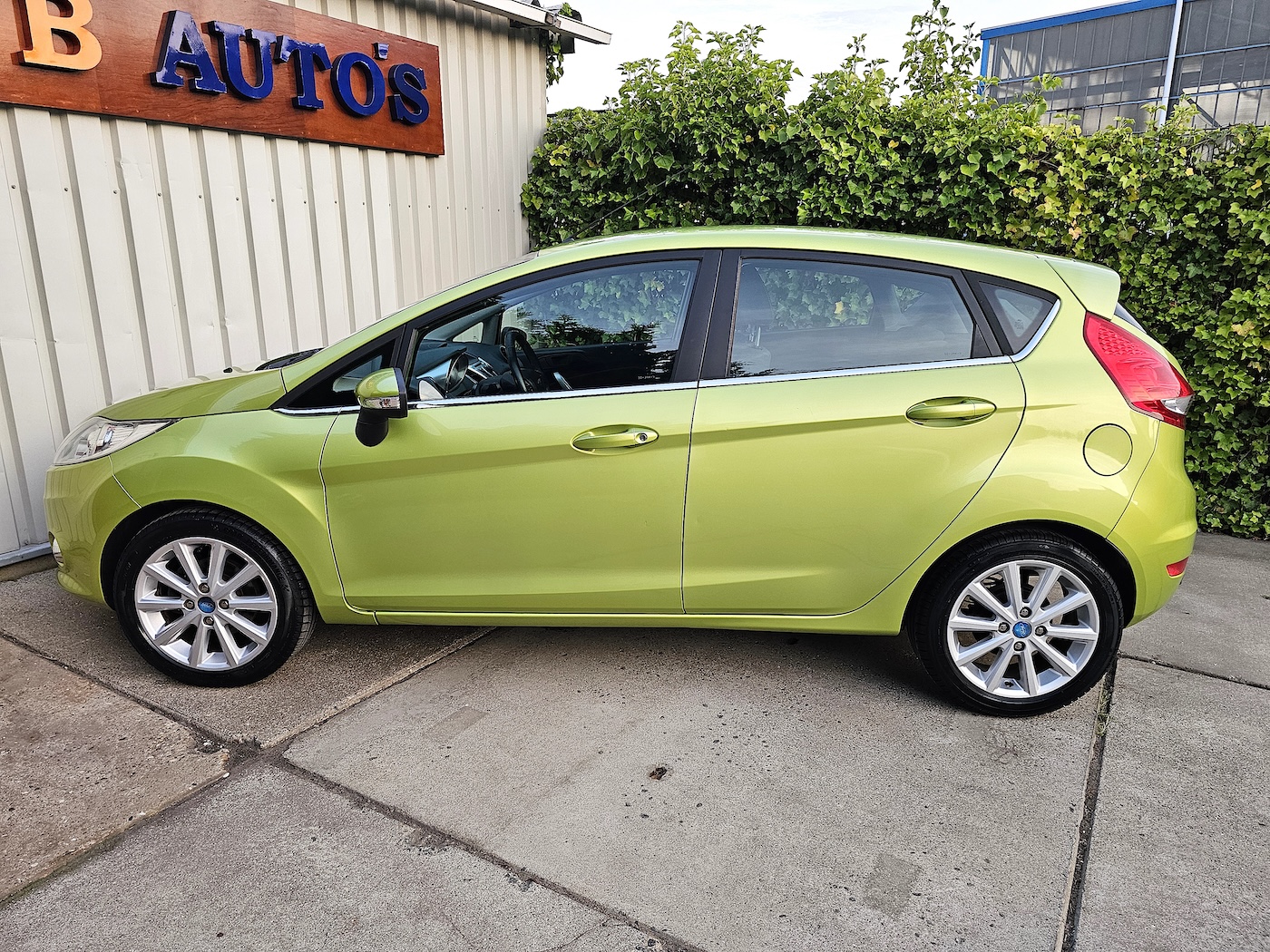 
Ford Fiesta 1.25 Titanium full									