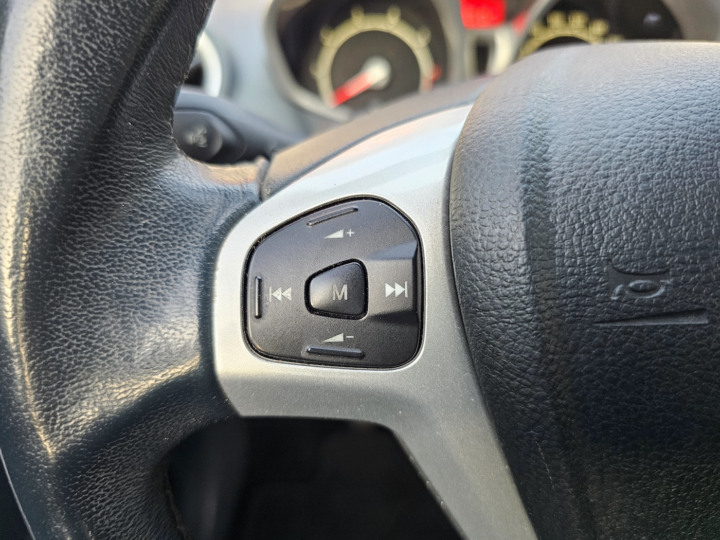 
Ford Fiesta 1.25 Titanium full									
