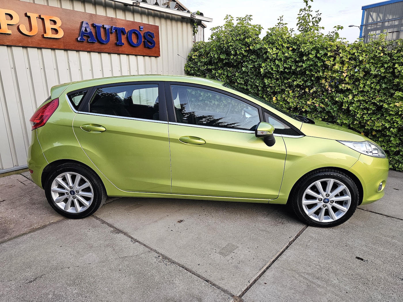 
Ford Fiesta 1.25 Titanium full									